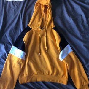 Mustard yellow sweatshirt from H&M